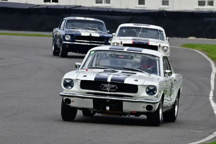 Rights Managed : CJ13 6239 Alex Buncombe, Richard Taffinder, Ford Mustang
