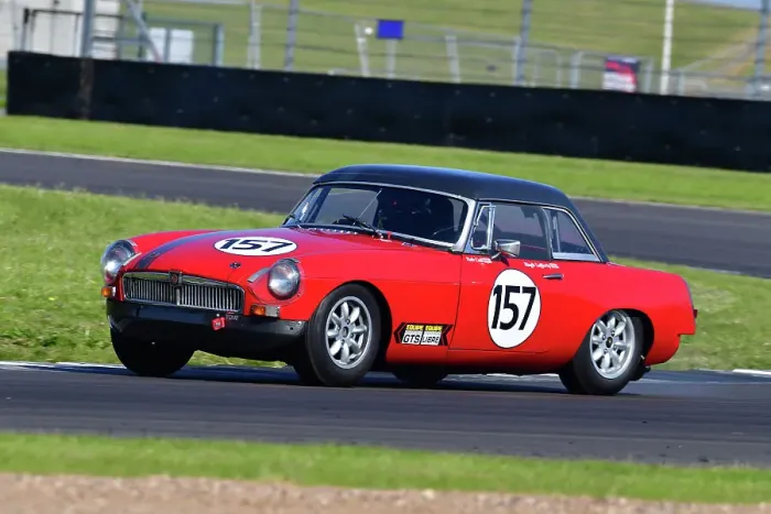 Framed Print : CJ13 8797 Rob Cull, Hugh Lafferty, MGB Roadster