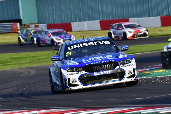 Framed Print : CJ13 9107 Jake Hill, BMW 330e M Sport, Laser Tools Racing with MB Motorsport Framed Print : CJ13 9107 Jake Hill, BMW 330e M Sport, Laser Tools Racing with MB Motorsport