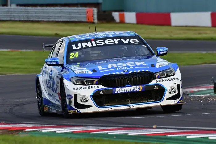 Framed Print : CJ13 9149 Jake Hill, BMW 330e M Sport, Laser Tools Racing with MB Motorsport Framed Print : CJ13 9149 Jake Hill, BMW 330e M Sport, Laser Tools Racing with MB Motorsport