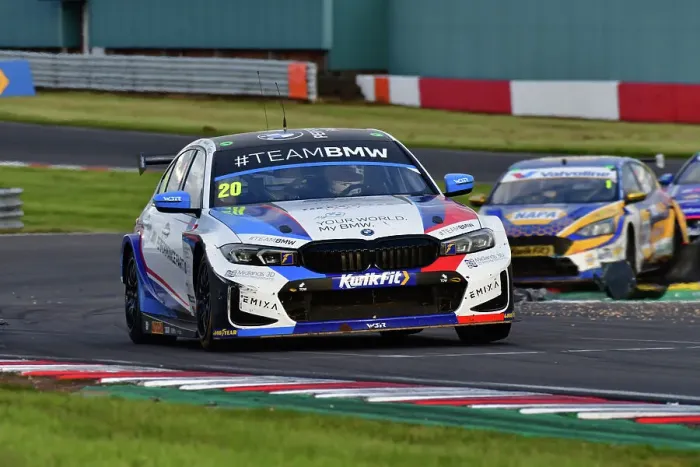 Framed Print : CJ13 9203 Colin Turkington, BMW 330e M Sport, Team BMW Framed Print : CJ13 9203 Colin Turkington, BMW 330e M Sport, Team BMW