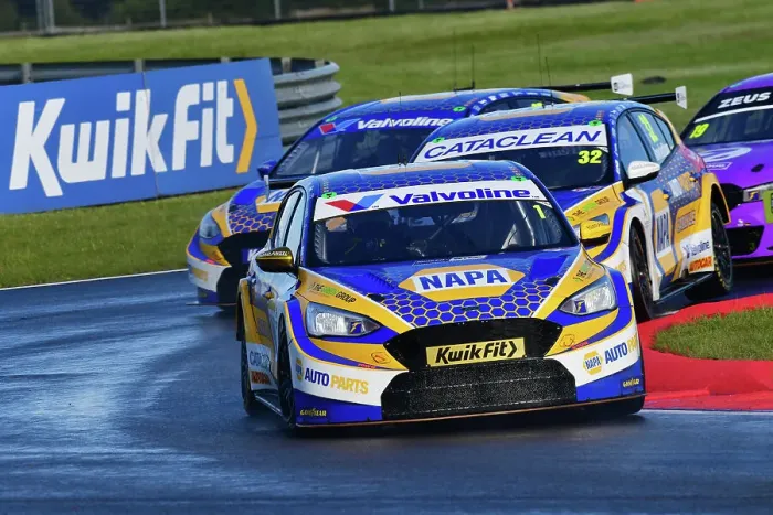 Framed Print : CJ14 0036 Ash Sutton, Ford Focus ST, NAPA Racing UK Framed Print : CJ14 0036 Ash Sutton, Ford Focus ST, NAPA Racing UK