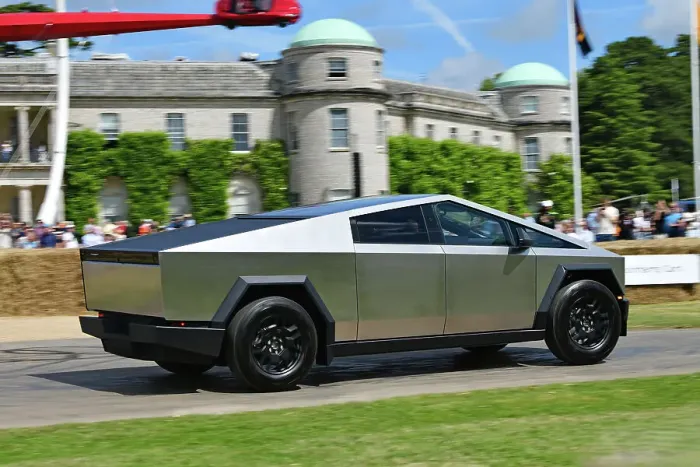 Rights Managed : CJ14 2509 Laurens Keuning, Tesla Cybertruck Rights Managed : CJ14 2509 Laurens Keuning, Tesla Cybertruck