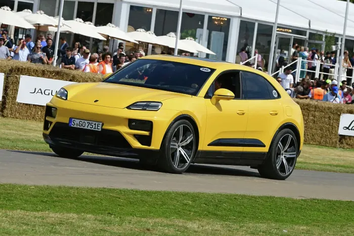 Rights Managed : CJ14 2561 Porsche EV Macan Turbo Rights Managed : CJ14 2561 Porsche EV Macan Turbo