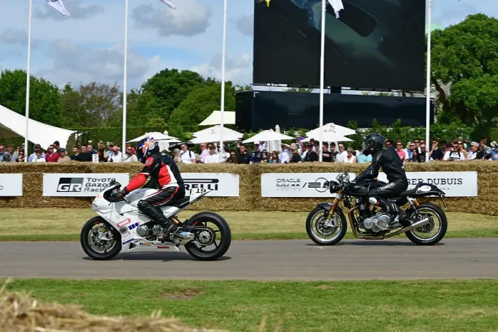 Rights Managed : CJ14 2607 Alan Cathcart, Norton NRS 588, White Charger, Norton Commando 961 LE 588 Rights Managed : CJ14 2607 Alan Cathcart, Norton NRS 588, White Charger, Norton Commando 961 LE 588