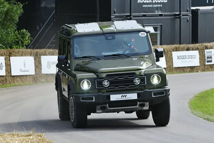 Rights Managed : CJ14 2784 INEOS Grenadier Detour Rights Managed : CJ14 2784 INEOS Grenadier Detour