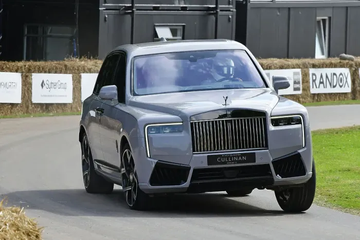 Rights Managed : CJ14 2818 Rolls-Royce Black Badge Cullinan Series II