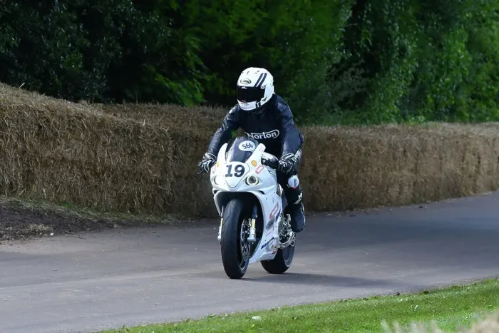 Rights Managed : CJ14 2847 Norton NRS 588, White Charger Rights Managed : CJ14 2847 Norton NRS 588, White Charger
