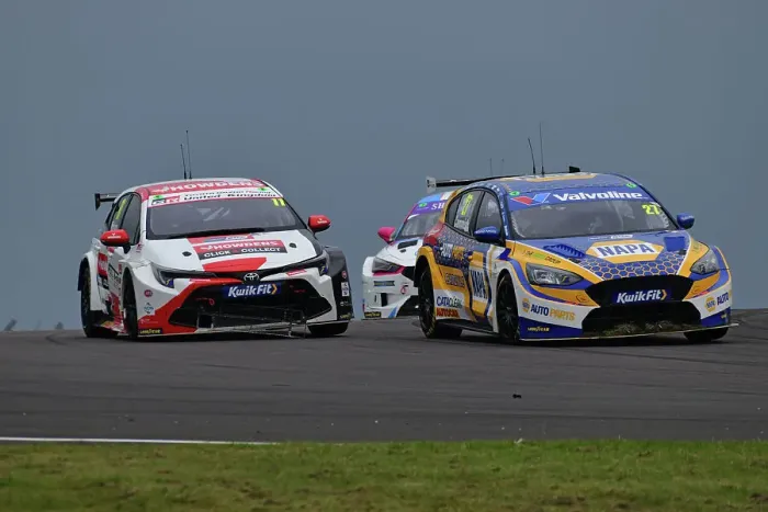 Framed Print : CJ14 6514 Dan Cammish, Ford Focus ST, NAPA Racing UK Framed Print : CJ14 6514 Dan Cammish, Ford Focus ST, NAPA Racing UK