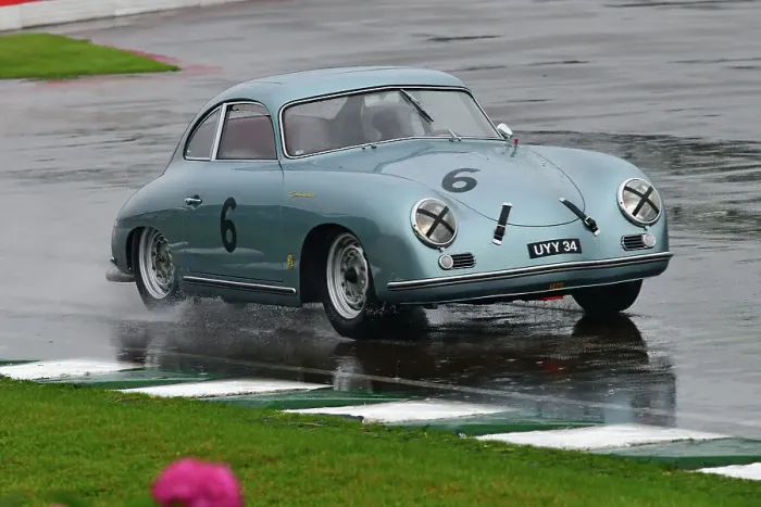 Rights Managed : CJ14 7389 Robert Barrie, Porsche 356