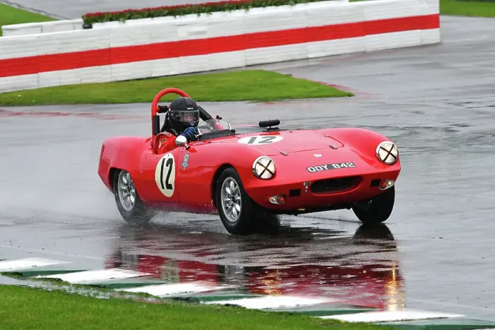 Rights Managed : CJ14 7397 Ding Boston, Elva Courier Rights Managed : CJ14 7397 Ding Boston, Elva Courier
