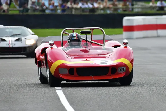 Rights Managed : CJ14 9041 Roger Wills, McLaren-Oldsmobile M1B
