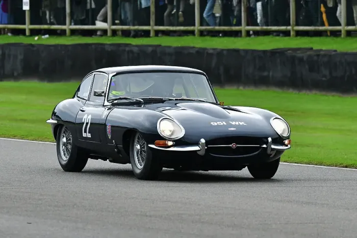 Rights Managed : CJ14 9160 Chris Buncombe, Alex Buncombe, Jaguar E-Type FHC