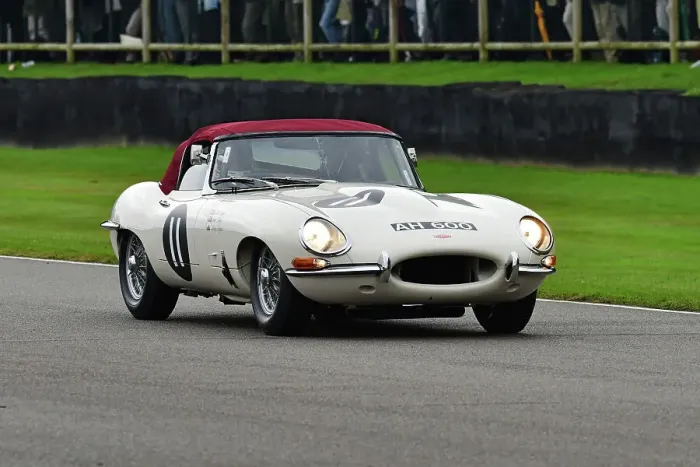 Rights Managed : CJ14 9185 Jack Tetley, Nick Maton, Jaguar E-Type Rights Managed : CJ14 9185 Jack Tetley, Nick Maton, Jaguar E-Type