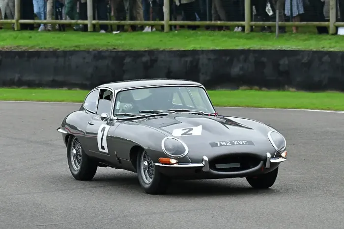 Rights Managed : CJ14 9253 Martin O'Connell, Steve Brooks, Jaguar E-Type Rights Managed : CJ14 9253 Martin O'Connell, Steve Brooks, Jaguar E-Type