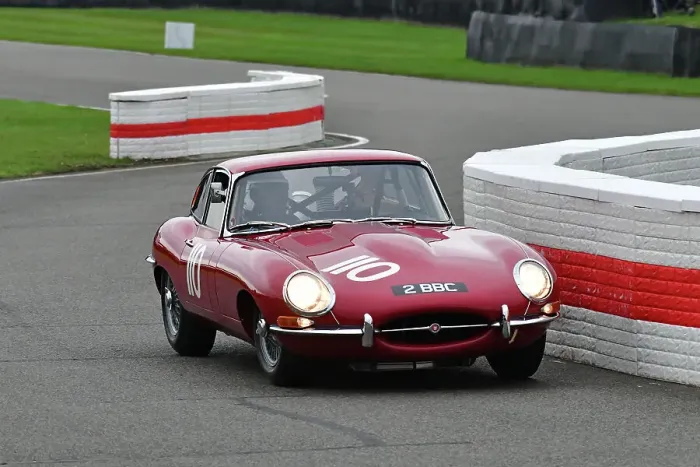 Rights Managed : CJ14 9283 Darren Turner, Patrick Blakeney-Edwards, Jaguar E-Type FHC