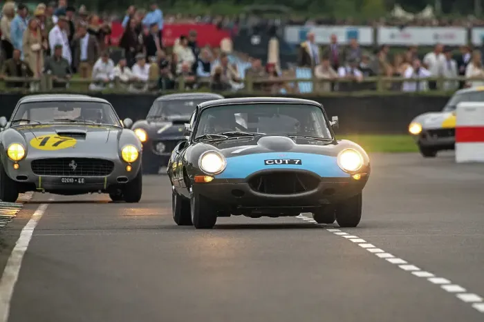 Rights Managed : CJ14 9335 Rob Huff, Richard Meins, Jaguar E-Type Rights Managed : CJ14 9335 Rob Huff, Richard Meins, Jaguar E-Type