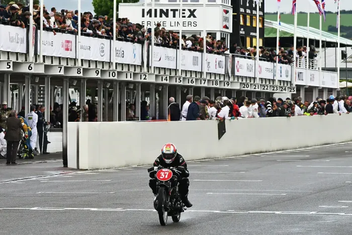 Rights Managed : CJ14 9617 Dario Tosolini, Dominic Herbertson, Vincent Black Lightning