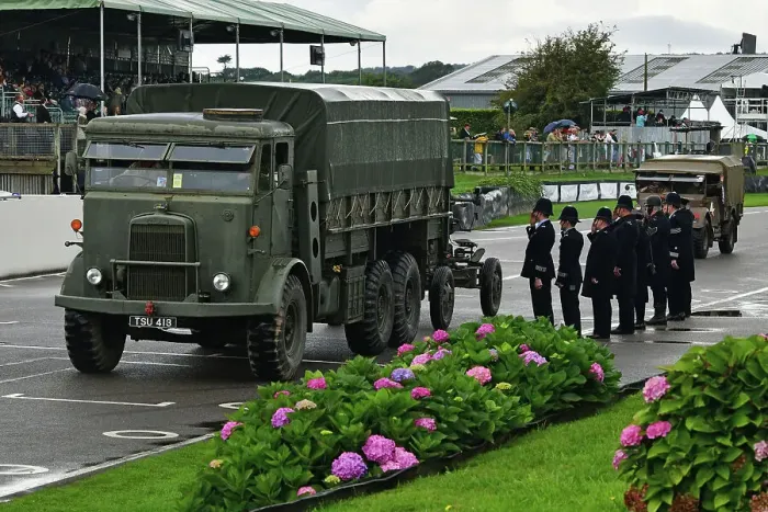 Rights Managed : CJ14 9734 Dave Smart, Leyland Hippo MK2, TSU 418 towing a Bofors 40mm Anti-Aircraft Gun Rights Managed : CJ14 9734 Dave Smart, Leyland Hippo MK2, TSU 418 towing a Bofors 40mm Anti-Aircraft Gun