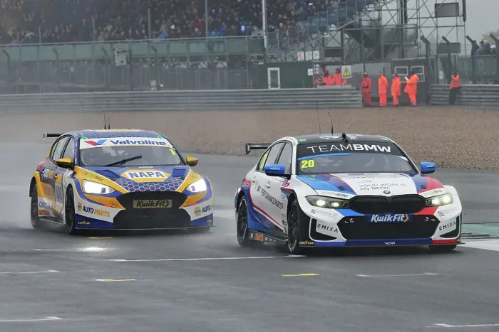 Framed Print : CJ15 0004 Colin Turkington, BMW 330e M Sport, Team BMW, Ashley Sutton, Ford Focus ST, NAPA Racing UK