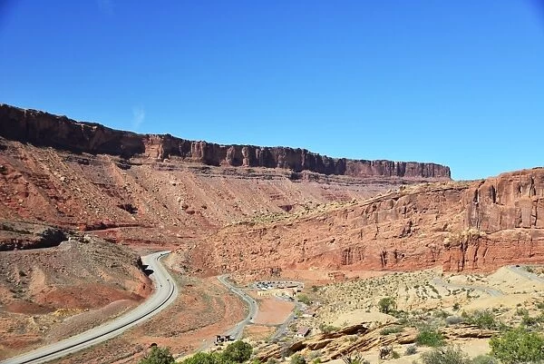 CJ3 3310 Moab fault line on Highway 191