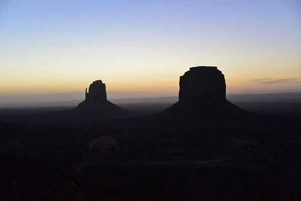 CJ3 3510 Monument Valley sunrise