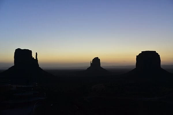 CJ3 3512 Monument Valley sunrise