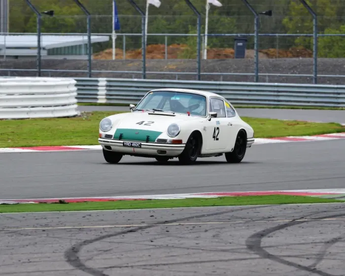 Framed Print : CJ3 6438 Oliver Benjamin, Adam Richardson, Porsche 911, YRD 492 C