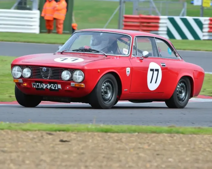 Framed Print : CJ3 6967 Simon Holmesmith, Alfa Romeo 2000 GTV Framed Print : CJ3 6967 Simon Holmesmith, Alfa Romeo 2000 GTV