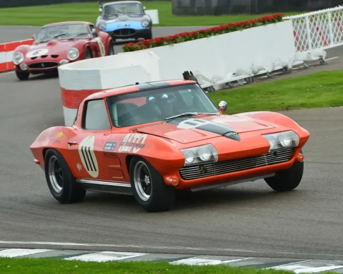 Rights Managed : CJ5 5735 John Young, Steve Soper, Chevrolet Corvette Sting Ray Rights Managed : CJ5 5735 John Young, Steve Soper, Chevrolet Corvette Sting Ray