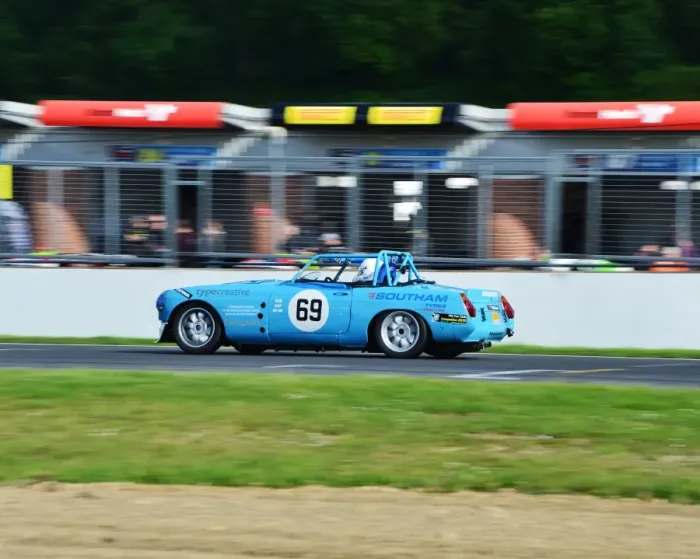 Framed Print : CJ5 8544 Peter Bramble, MGB Framed Print : CJ5 8544 Peter Bramble, MGB
