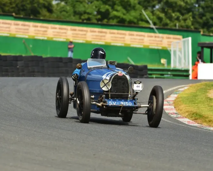 Framed Print : CJ6 0496 Bruce Stops, Bugatti T35-44 Framed Print : CJ6 0496 Bruce Stops, Bugatti T35-44