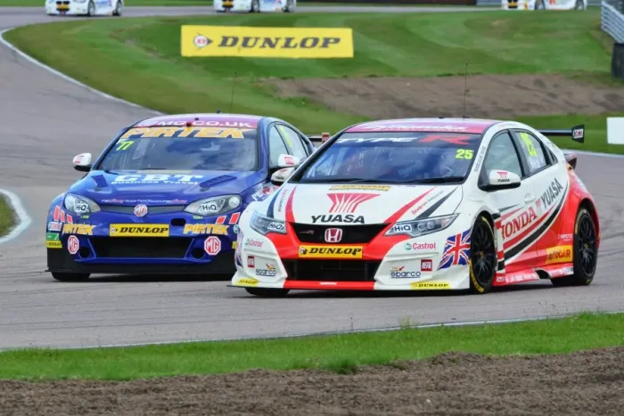 Framed Print : CJ6 1241 Matt Neal, Honda Civic Type R, Andrew Jordan, MG 6GT