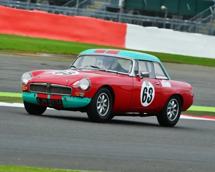 Framed Print : CJ6 3068 Graham Bates, MG B Framed Print : CJ6 3068 Graham Bates, MG B