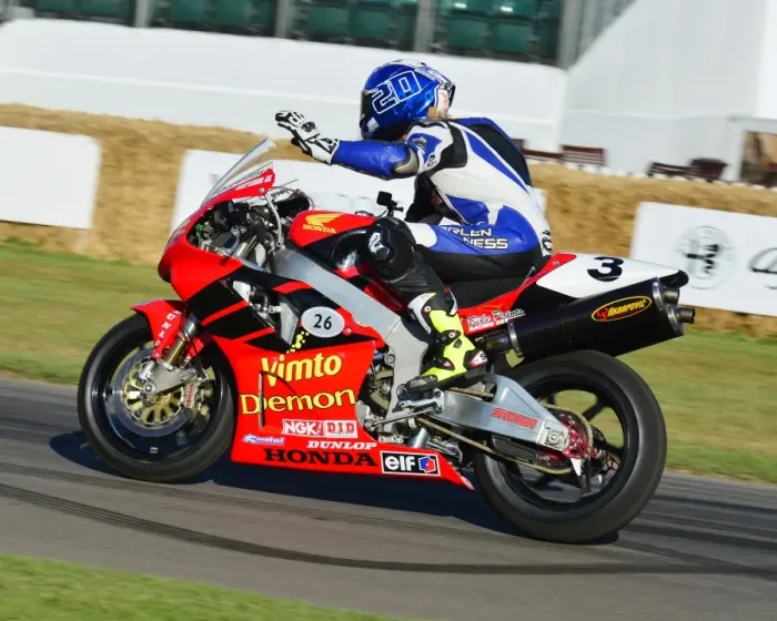 Rights Managed : CJ6 9277 Neil Tuxworth, Honda VTR1000 SP-1 Rights Managed : CJ6 9277 Neil Tuxworth, Honda VTR1000 SP-1