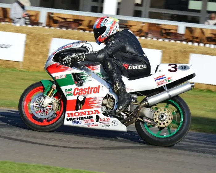 Rights Managed : CJ6 9280 Clive White, Honda RC45 Rights Managed : CJ6 9280 Clive White, Honda RC45