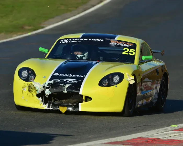 Framed Print : CJ7 6112 Casper Stevenson, Ginetta G40 Junior Framed Print : CJ7 6112 Casper Stevenson, Ginetta G40 Junior