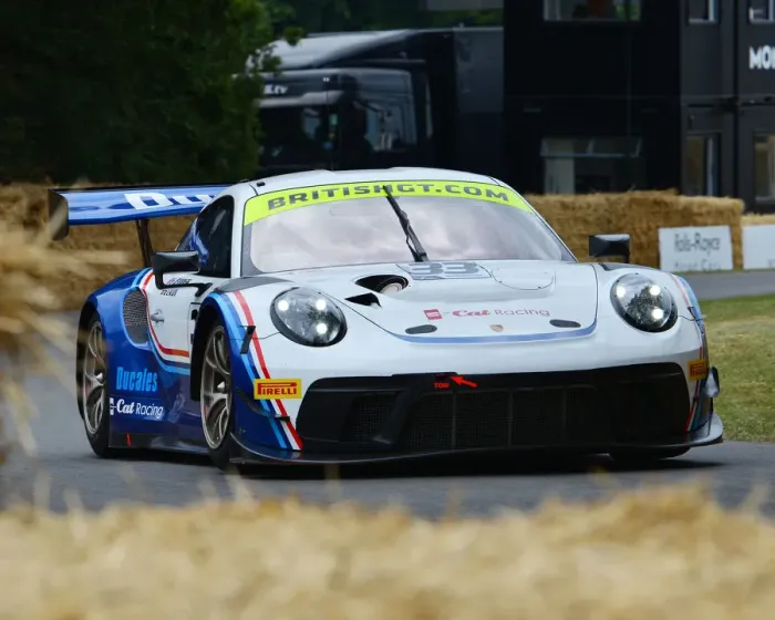 Rights Managed : CJ7 9719 Greg Caton, Gordon Robinson, Porsche 911 GT3 R Rights Managed : CJ7 9719 Greg Caton, Gordon Robinson, Porsche 911 GT3 R
