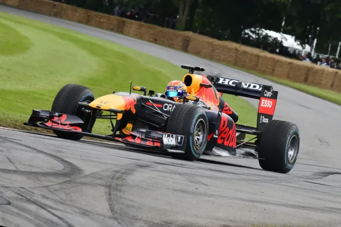 Rights Managed : CJ9 1177 Alexander Albon, Red Bull-Renault RB7 Rights Managed : CJ9 1177 Alexander Albon, Red Bull-Renault RB7