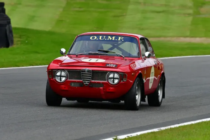 Framed Print : CJ9 3976 Ding Boston, Alfa Romeo Giulia Sprint GT Framed Print : CJ9 3976 Ding Boston, Alfa Romeo Giulia Sprint GT