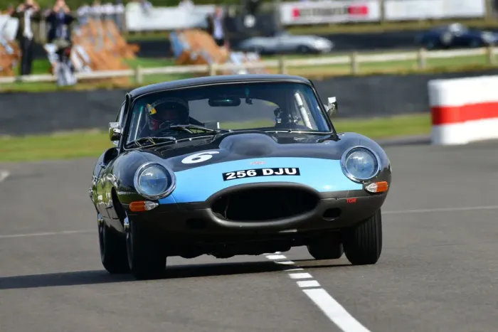 Rights Managed : CJ9 6966 Richard Meins, Rob Huff, Jaguar E-Type FHC Rights Managed : CJ9 6966 Richard Meins, Rob Huff, Jaguar E-Type FHC