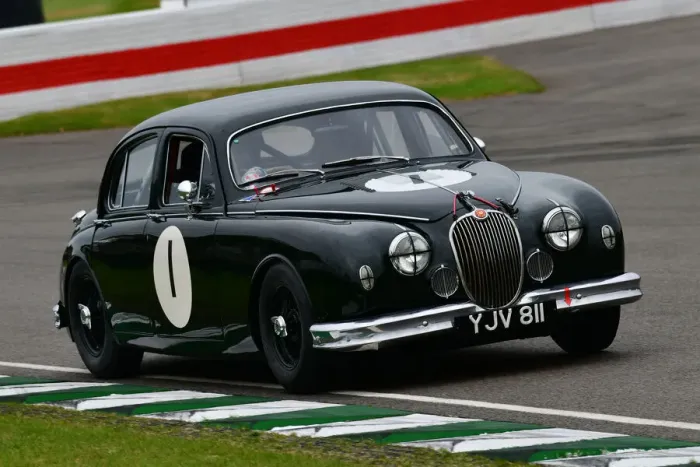 Rights Managed : CJ9 7495 Julien Draper, Simon Drabble, Jaguar Mk1