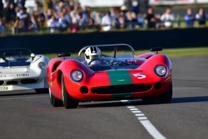 Rights Managed : CJ9 9139 Tony Sinclair, Lola-Chevrolet T70 Spyder Rights Managed : CJ9 9139 Tony Sinclair, Lola-Chevrolet T70 Spyder