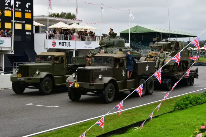 Rights Managed : CJ9 9823 William Brittain-Jones, M19 Tank Transporter Diamond T with Rogers trailer Rights Managed : CJ9 9823 William Brittain-Jones, M19 Tank Transporter Diamond T with Rogers trailer