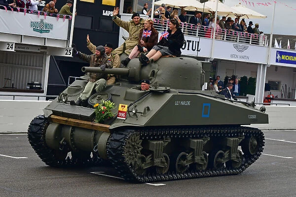 CJ9 9850 Sherman M4 Tank, Lily Marlene