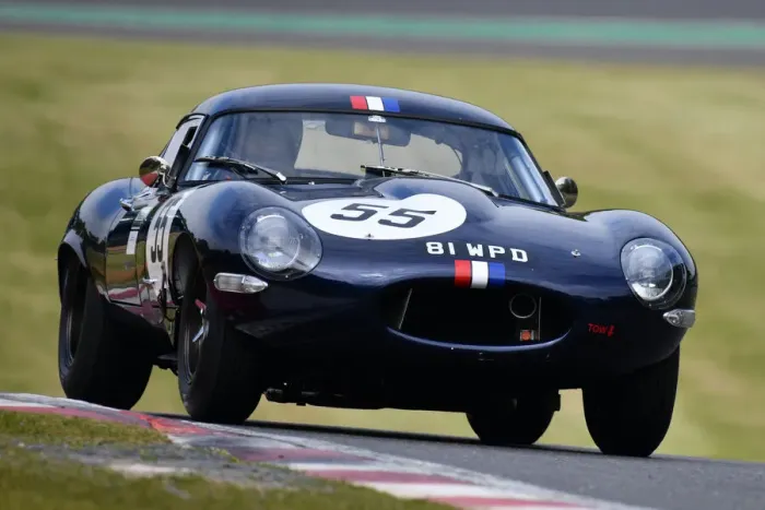 Framed Print : CJM-P 1000 Martin Melling, Jason Minshaw, Jaguar E-Type Framed Print : CJM-P 1000 Martin Melling, Jason Minshaw, Jaguar E-Type