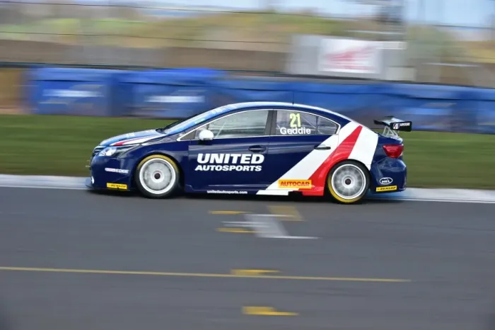 Framed Print : CM1 0468 Glynn Geddie, United Autosports, Toyota Avensis Framed Print : CM1 0468 Glynn Geddie, United Autosports, Toyota Avensis