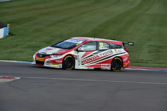 Framed Print : CM1 0532 Gordon Shedden, Flash, Honda Yuasa Racing, Honda Civic Tourer Framed Print : CM1 0532 Gordon Shedden, Flash, Honda Yuasa Racing, Honda Civic Tourer