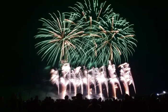 Rights Managed : CM1 2073 Firework display