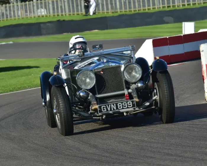Rights Managed : CM10 6354 Bob Wood, Invictas Type, Low chassis, GVW 899 Rights Managed : CM10 6354 Bob Wood, Invictas Type, Low chassis, GVW 899